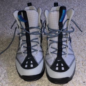 Nike ACG boots